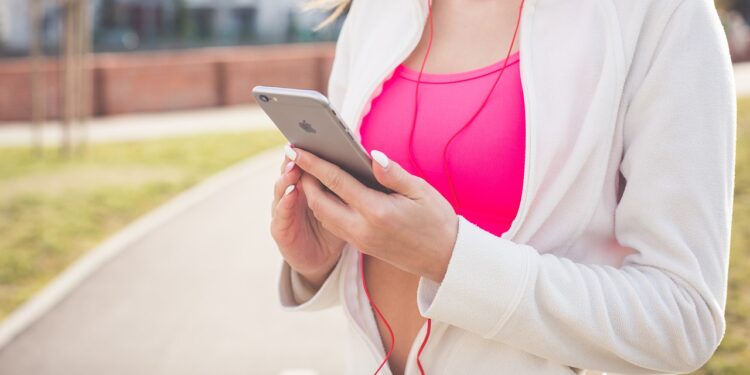 Why Mobile Fitness Apps Gameify Exercise