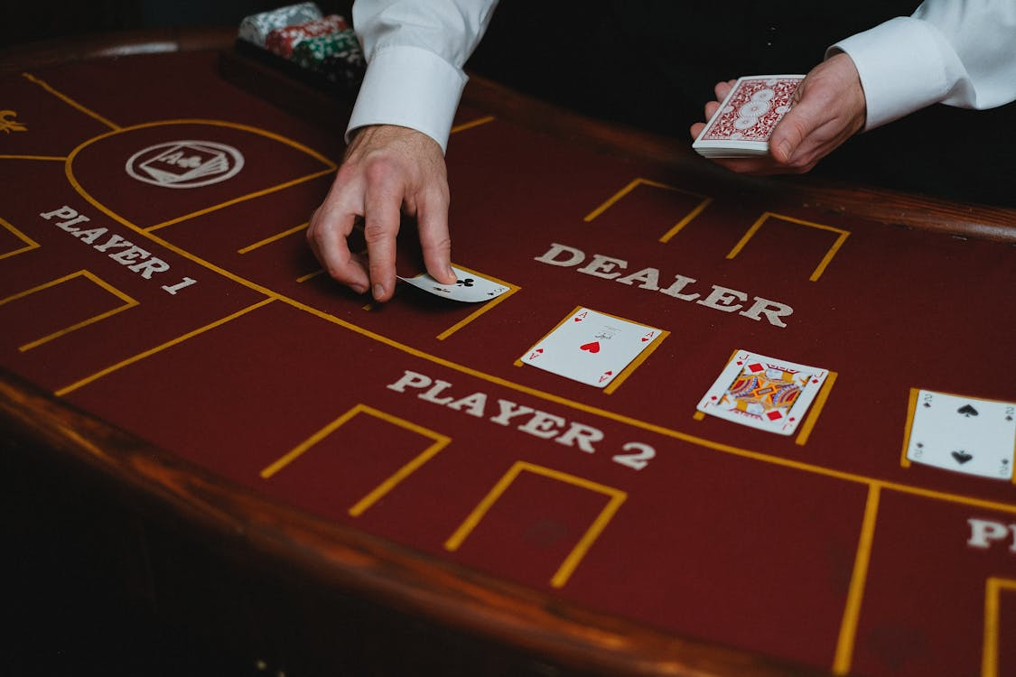 Digital Era of Play: How Live Dealer Craps Works in Online Casinos