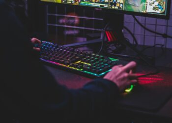 What Live Casino Streaming Can Learn from Twitch Viewership Trends