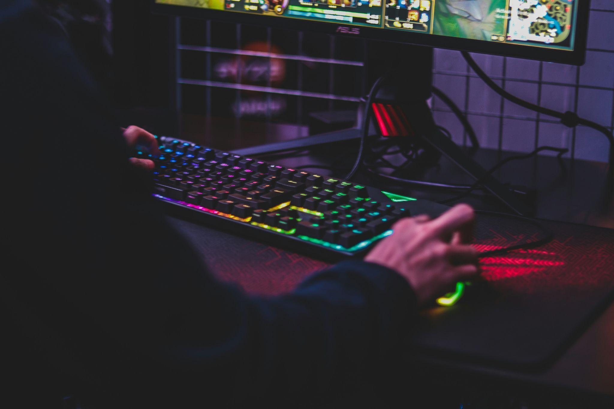 live casino streaming, twitch viewership trends, online casino streaming, live dealer gambling, casino streaming platforms, live casino marketing, gambling influencer trends, live casino audience insights, casino livestream growth, interactive gambling content