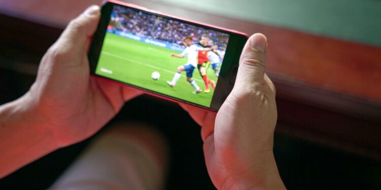How to Watch Sports Live While Staying Consistent With Your Fitness Goals